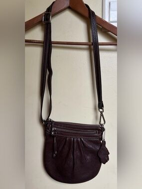 Roots Leather Adjustable Crossbody Zippered Bag Dark Chocolate Brown Silver